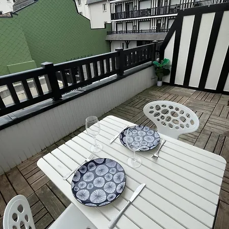 Titanic A Bord - Terrasse - Face Gare Appartement Deauville