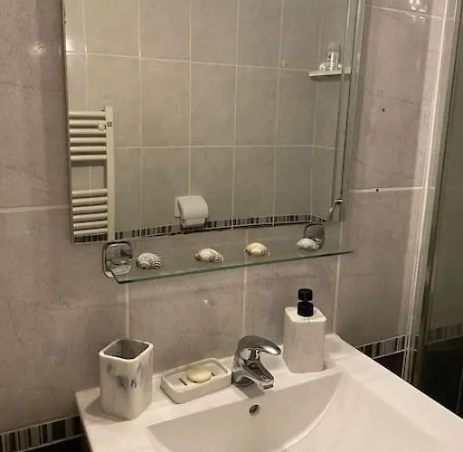 Titanic A Bord - Terrasse - Face Gare