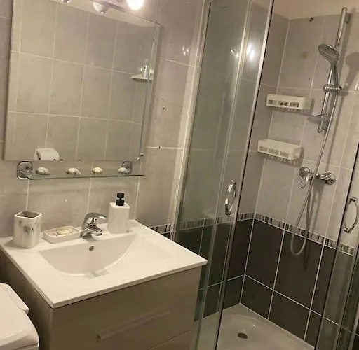 Titanic A Bord - Terrasse - Face Gare Deauville