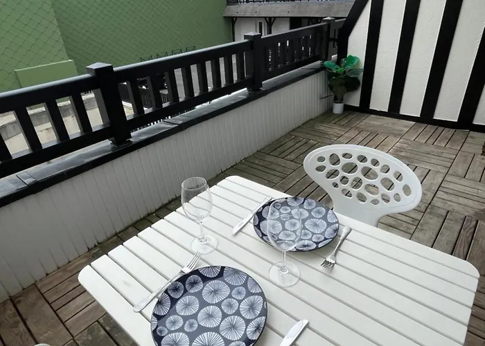 Titanic A Bord - Terrasse - Face Gare Appartement Deauville