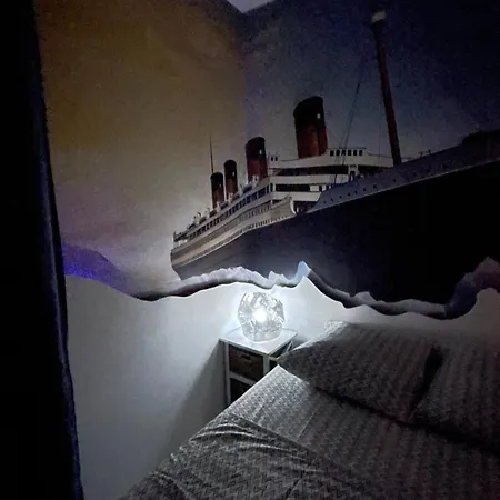 Titanic A Bord - Terrasse - Face Gare *