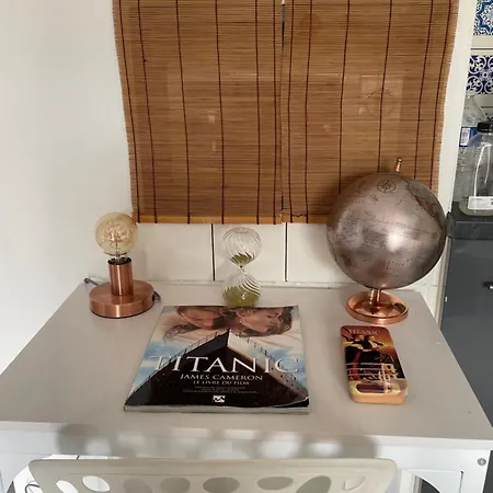 Titanic A Bord - Terrasse - Face Gare 아파트