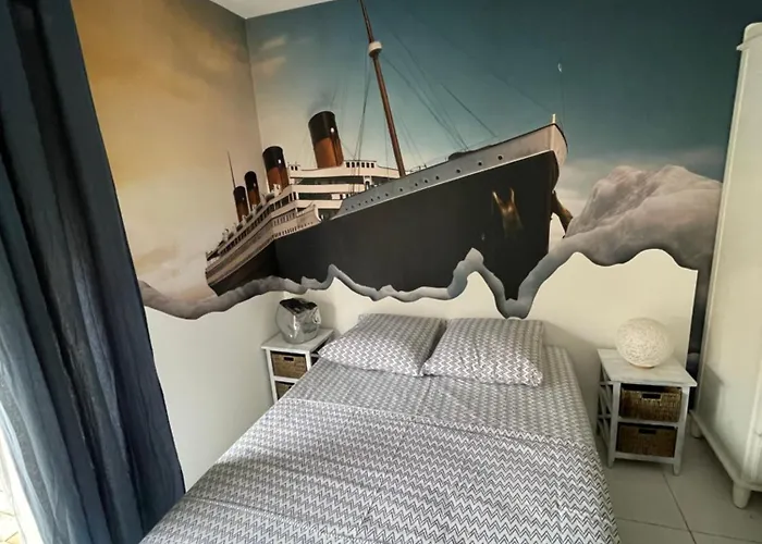 Titanic A Bord - Terrasse - Face Gare 아파트